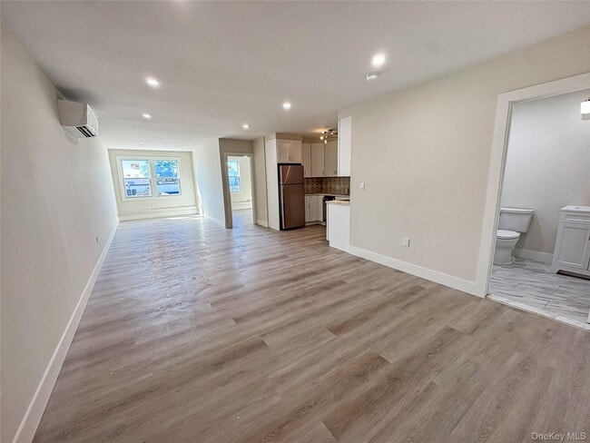 110 Jericho Tpke in Mineola, NY - Foto de edificio - Building Photo