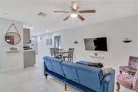 6444 McClellan St in Hollywood, FL - Foto de edificio - Building Photo