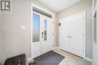 126 Groningen St in Ottawa, ON - Building Photo - Building Photo