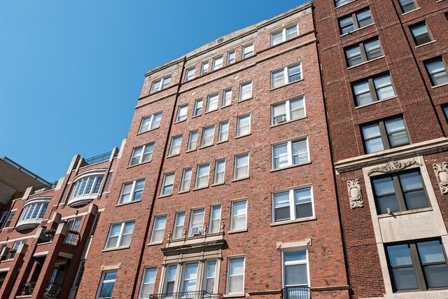 432 W Belmont Ave-Unit -504 in Chicago, IL - Building Photo