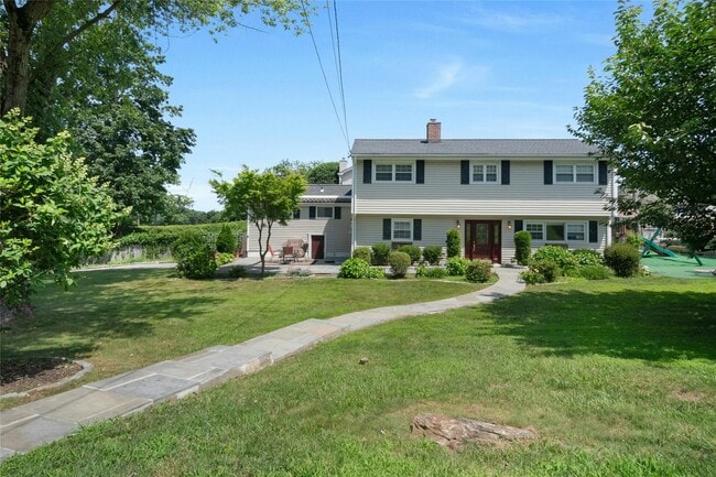 170 Sky Top Dr in Pleasantville, NY - Building Photo - Building Photo