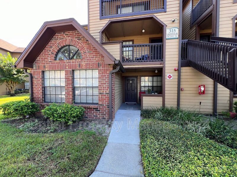 315 Lakepointe Dr in Altamonte Springs, FL - Building Photo