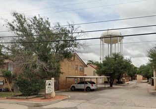 Whispering Oaks Apartments in Midland, TX - Building Photo - Building Photo