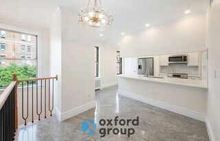 202 E 76th St in New York, NY - Building Photo