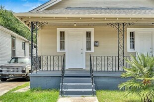 2426 Eagle St in New Orleans, LA - Building Photo