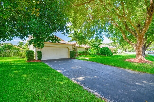 2532 NW 87th Dr in Coral Springs, FL - Building Photo - Building Photo
