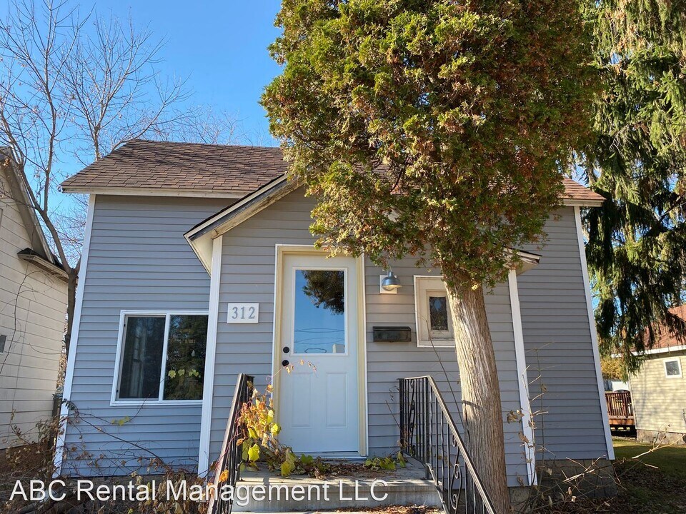 312 Superior St Photo