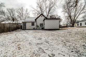 214 W Walnut St in Junction City, KS - Building Photo - Building Photo