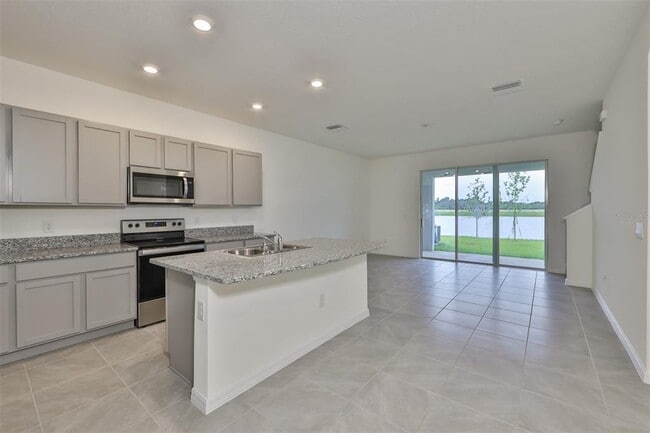 233 Mangrove Shade Cir in Apollo Beach, FL - Building Photo - Building Photo