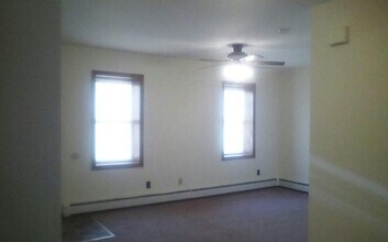 402 Williams Street Aly, Unit 1 floor in Troy, NY - Building Photo - Building Photo