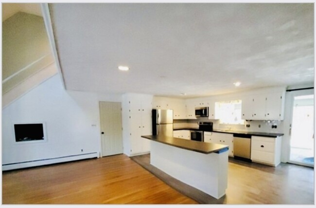 306 Grove St in Wellesley, MA - Building Photo - Building Photo