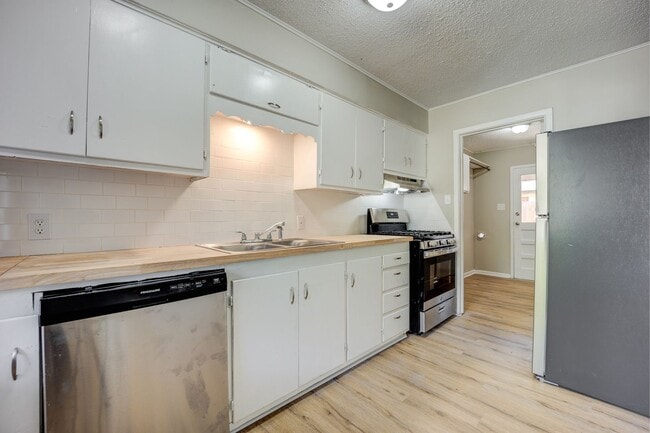 property at 601 S 16th St