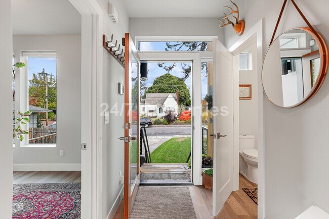 2491 SE 67th Ave in Portland, OR - Building Photo - Building Photo