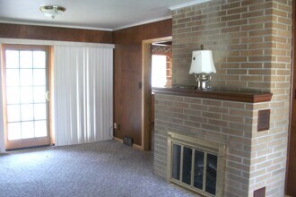 403 Oak St in North Utica, IL - Building Photo - Building Photo
