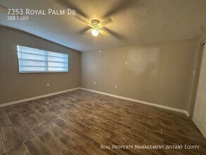 7353 Royal Palm Dr in New Port Richey, FL - Building Photo - Building Photo