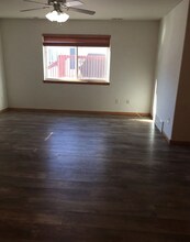 873 E Minnesota St in Rapid City, SD - Foto de edificio - Building Photo