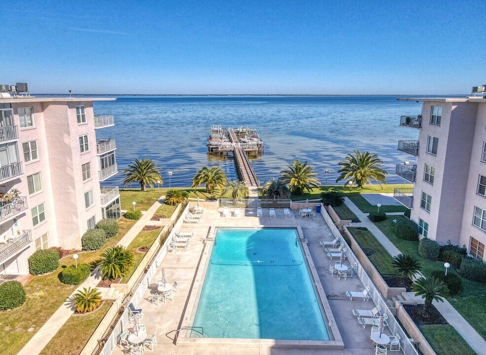 3857 Indian Trail-Unit -UNIT 409 in Destin, FL - Building Photo