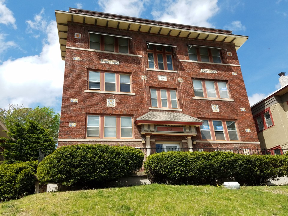 3606 Baltimore Ave in Kansas City, MO - Foto de edificio