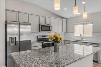 7326 34th Ct E in Sarasota, FL - Building Photo - Building Photo