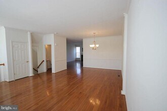 15675 William Bayliss Ct in Woodbridge, VA - Building Photo - Building Photo
