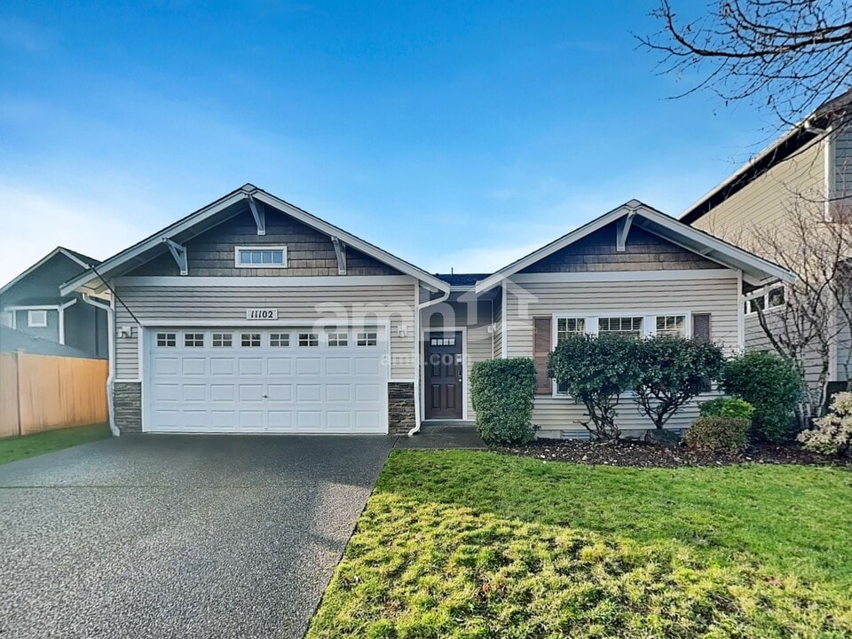 11102 179th Ave Ct E in Sumner, WA - Foto de edificio