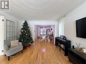 106 Morgan Ave in Markham, ON - Building Photo - Building Photo