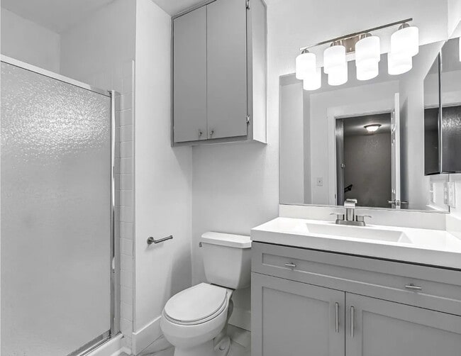 4676 E Alamos Ave in Fresno, CA - Building Photo - Building Photo