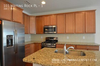 103 Writing Rock Pl in Apex, NC - Building Photo - Building Photo
