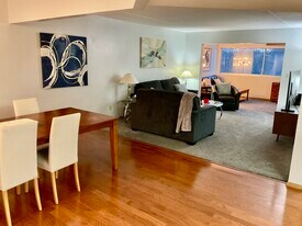 2100 Valkyrie Dr NW, Unit 211 in Rochester, MN - Building Photo