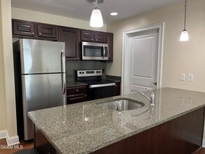 11 Hampstead Pl in Saratoga Springs, NY - Building Photo - Building Photo
