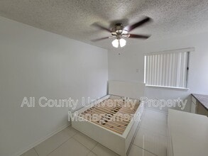 2601 SW Archer Rd in Gainesville, FL - Building Photo - Building Photo