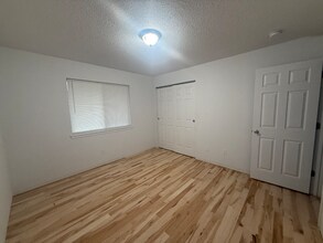 1565 N Summit Rd in Mccleary, WA - Foto de edificio - Building Photo