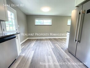 5444 Delhi Rd in Cincinnati, OH - Building Photo - Building Photo