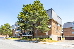 6355 Bonaventure in Brossard, QC - Building Photo