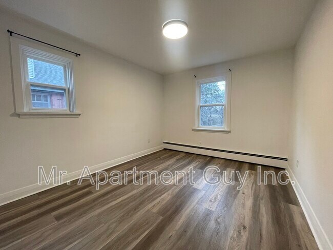 1148 Queen's Blvd in Kitchener, ON - Building Photo - Building Photo