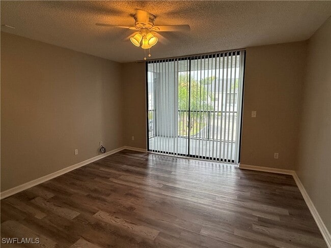 13521 Eagle Ridge Dr in Ft. Myers, FL - Building Photo - Building Photo