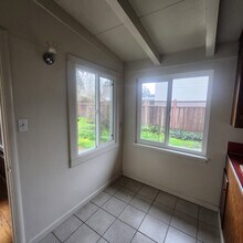 1924 Diamond Ct in Santa Rosa, CA - Building Photo - Building Photo