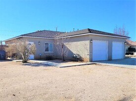 8536 Aspen Ave in California City, CA - Building Photo