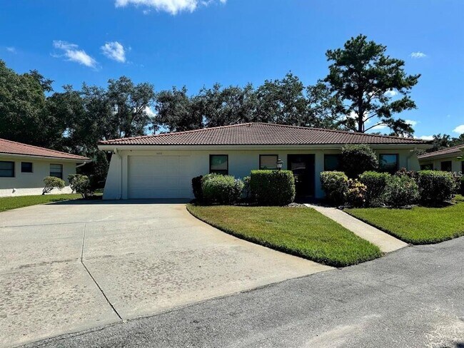 5033 Vivienda Way in Sarasota, FL - Building Photo - Building Photo