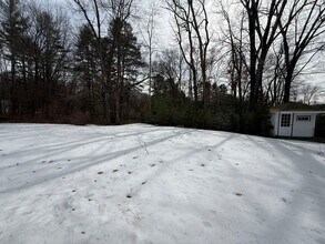 286 Ceda Rd in Charlestown, NH - Foto de edificio - Building Photo