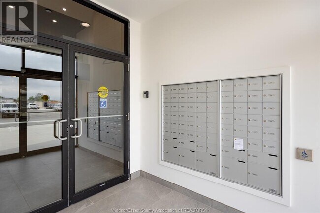 7337 Meo Blvd in Lasalle, ON - Building Photo - Building Photo