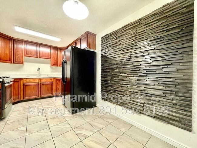 property at 1433 S 430 W