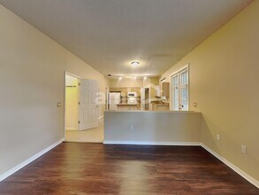138 Pine Isle Dr in Sanford, FL - Building Photo - Building Photo