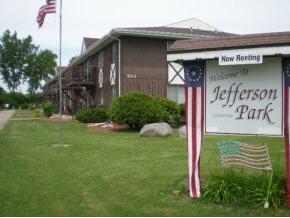 Jefferson Park Apartments in Menasha, WI - Building Photo - Building Photo