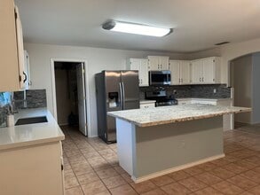 5229 Brewster Dr in Laredo, TX - Building Photo - Building Photo