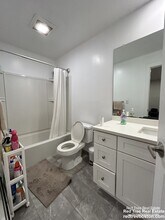 845 Beacon St, Unit 104 in Boston, MA - Building Photo - Building Photo