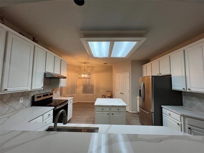 12407 Ashford Valley Dr in Sugar Land, TX - Building Photo - Building Photo