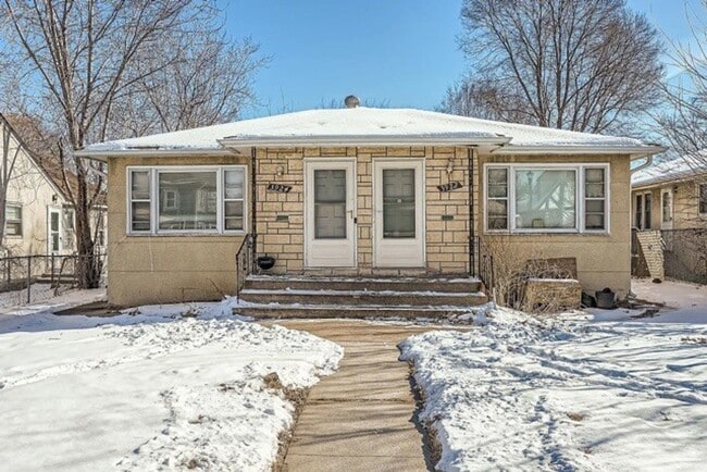 property at 3922 N Lyndale Ave