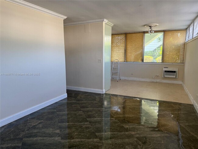 1070 98th St in Bay Harbor Islands, FL - Building Photo - Building Photo