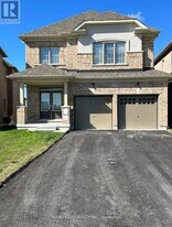 1354 Apollo St in Oshawa, ON - Building Photo